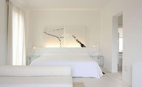 Thiết kế nội thất phòng ngủ theo tông trắng hoàn toàn